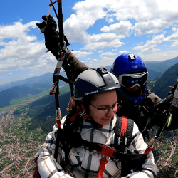 ZBOR CU PARAPANTA - COBORÂRE CU ZÂMBET LARG