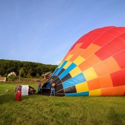 HŐLÉGBALLONNAL HÁROMSZÉK FÖLÖTT – CSALÁDI/ BARÁTI KALAND