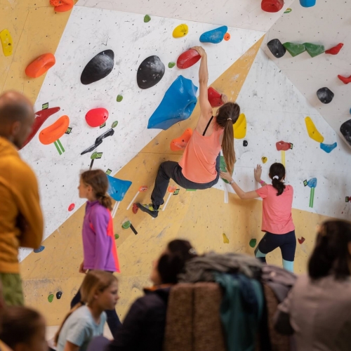 MÁSZÁSRA FEL! – EDZÉSBÉRLET AZ ADRENALIN CLIMBING GYM FALAIN