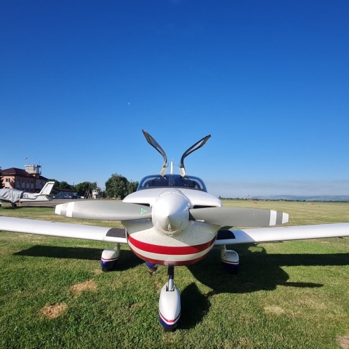 DE LA TÂRGU MUREȘ LA SOVATA – ZBOR PANORAMIC CU AVIONUL