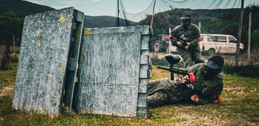 PAINTBALL PRIVAT CU BULE NELIMITATE