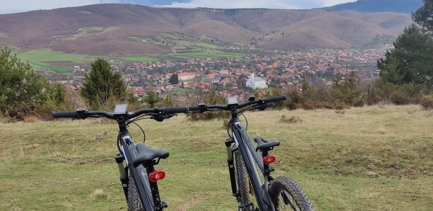 ÎNCHIRIERE BICICLETE ELECTRICE