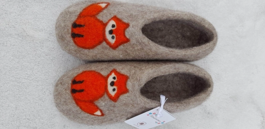FĂ-ȚI PROPRIA PERNĂ DE SCAUN DIN PÂSLĂ!