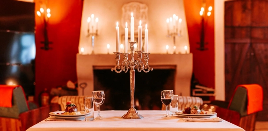 EVADARE ROMANTICĂ ÎN LUXUL CASTELULUI MIKES