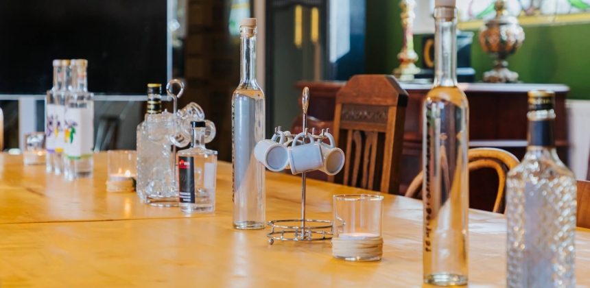 DEGUSTARE DE PĂLINCĂ – O CĂLĂTORIE PRINTRE AROME UNICE
