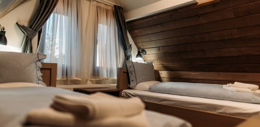 LINIȘTE, PANORAMĂ ȘI CONFORT – VACANȚĂ IDEALĂ LA MUNTE