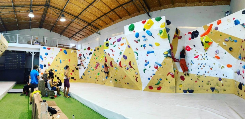 DESCOPERĂ-ȚI FORȚA! – INSTRUCTAJ DE BOULDERING ÎN GRUP