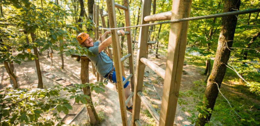 MAGASLATI KALAND KOLOZSVÁR KÖZELÉBEN – ADRENALIN PARK BELÉPŐ