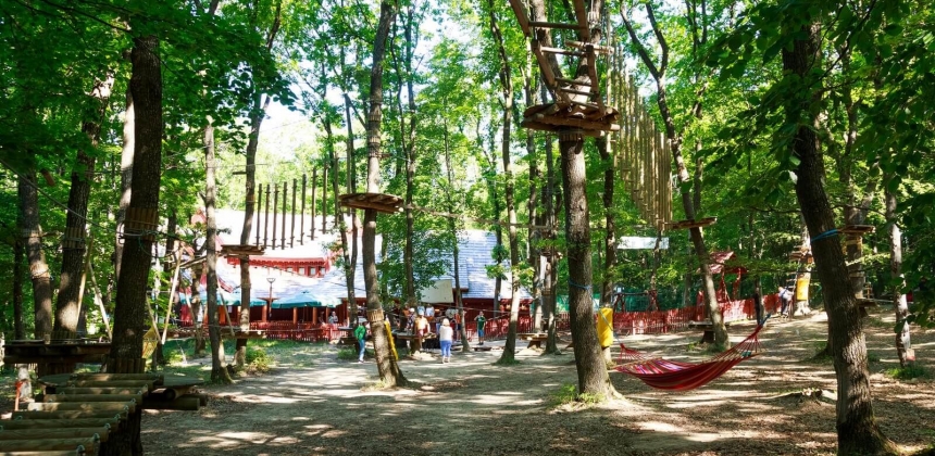 EXPERIENȚĂ LA ÎNĂLȚIME, APROAPE DE CLUJ – BILET ADRENALIN PARK
