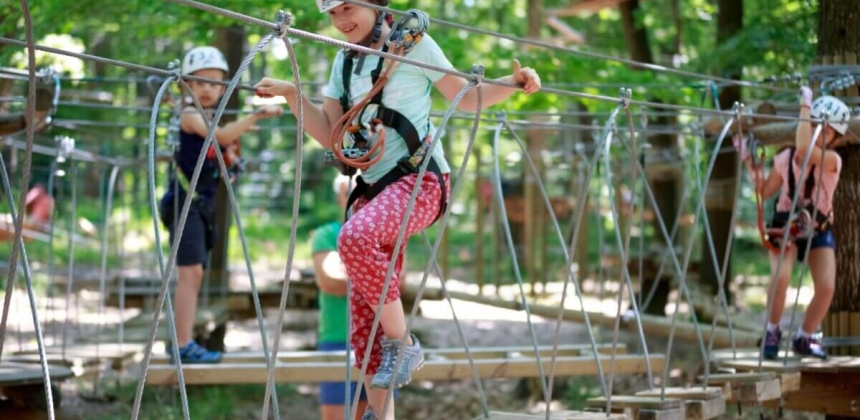 BILET ADRENALIN PARK PENTRU FAMILIE – RELAXARE ACTIVĂ ÎMPREUNĂ