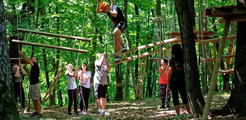 ADVENTURE DAY – CSAPATÉPÍTŐ ÉLMÉNY AZ ADRENALIN PARKBAN