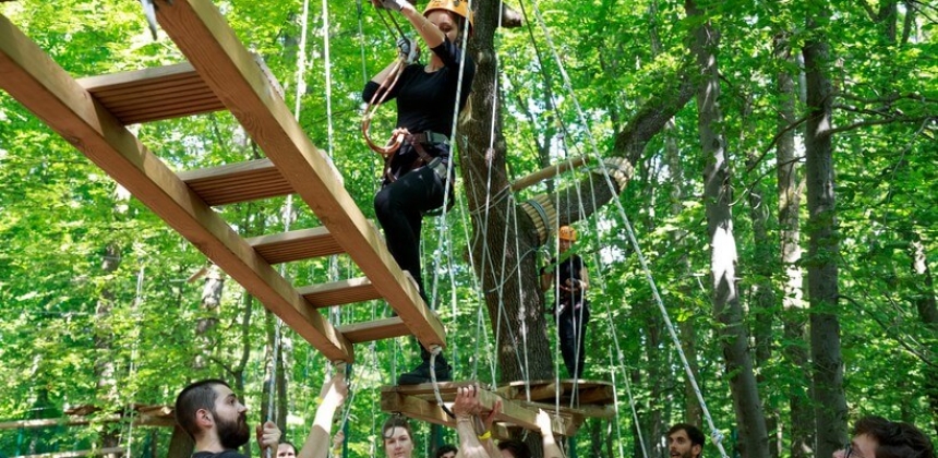 ADVENTURE DAY – CSAPATÉPÍTŐ ÉLMÉNY AZ ADRENALIN PARKBAN