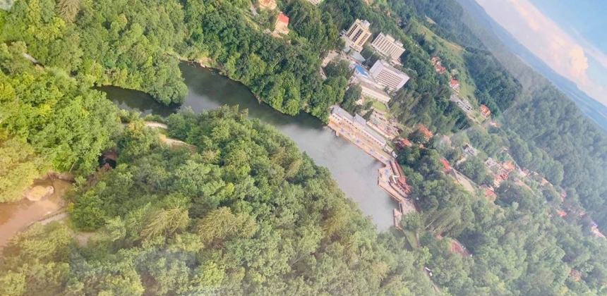 DE LA TÂRGU MUREȘ LA SOVATA – ZBOR PANORAMIC CU AVIONUL
