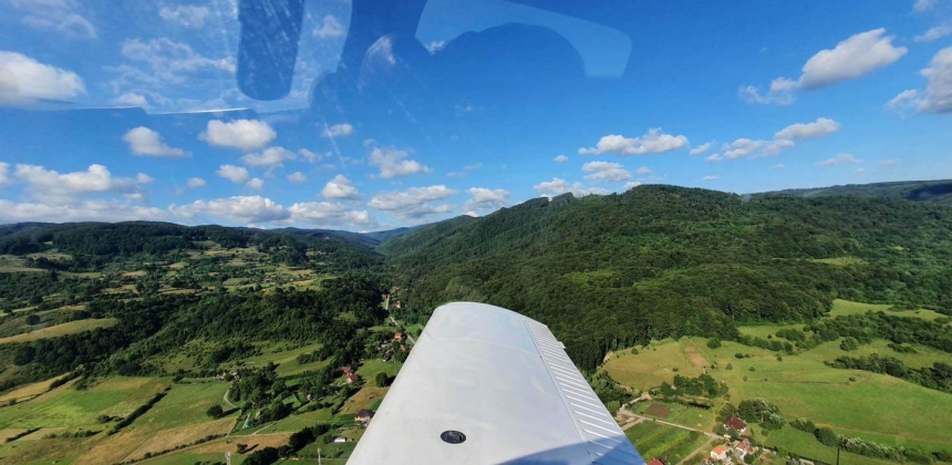 ZBOR PANORAMIC PESTE MUNȚII CĂLIMANI