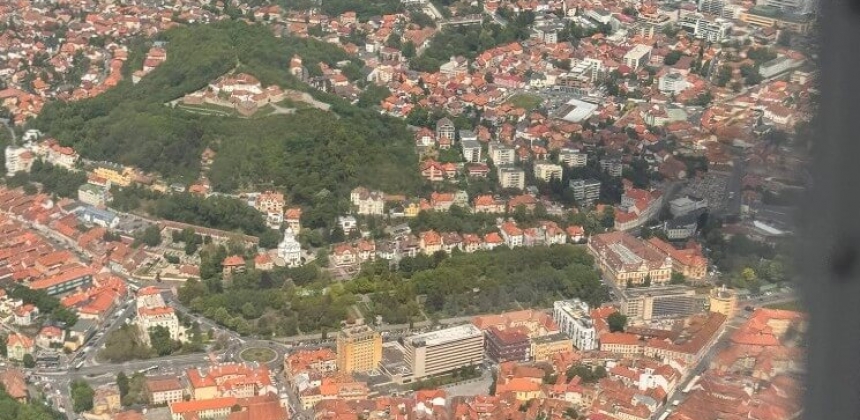 LÁTVÁNYREPÜLÉS BRASSÓ FÖLÖTT