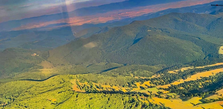 ZBOR PANORAMIC PÂNĂ LA LACUL SFÂNTA ANA