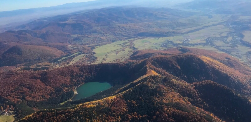 ZBOR PANORAMIC PÂNĂ LA LACUL SFÂNTA ANA