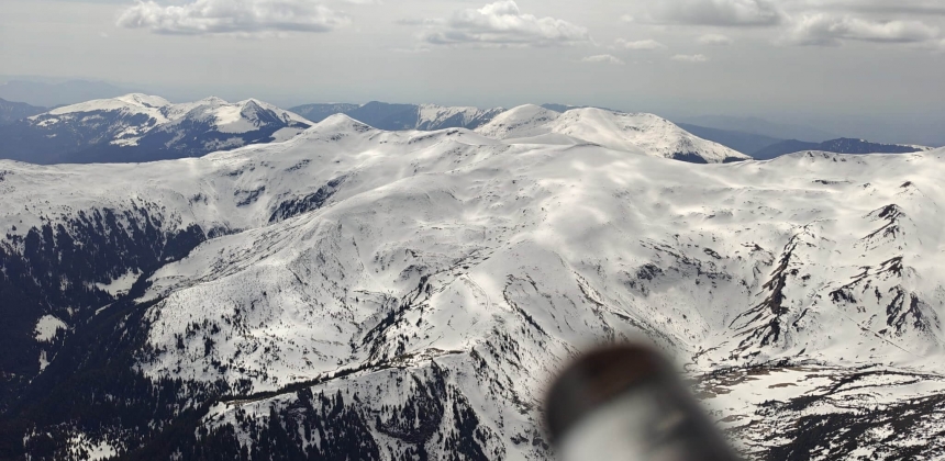 ZBOR PANORAMIC PESTE MUNȚII LEGENDARI AI TRANSILVANIEI